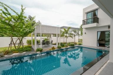 4 Bedroom Pool Villa in Wang Tan Hang Dong